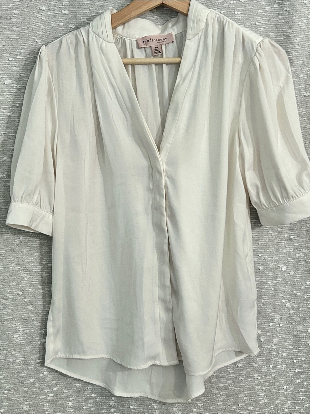 Philosophy Ivory V-Neck Short Sleeve Blouse